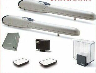 Nice WINGO5BDKLT  RADIO  Комплект автоматики для распашных ворот со створками шириной до 3,5 метров и массой до 500 кг.